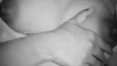Lovers of Desi porn will be glad to see this beautiful shaved pussy